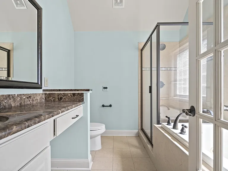 1601 Pickford Ln — Photo 31