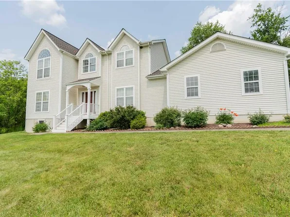 19 Hartstone Drive, Poughkeepsie, NY 12603