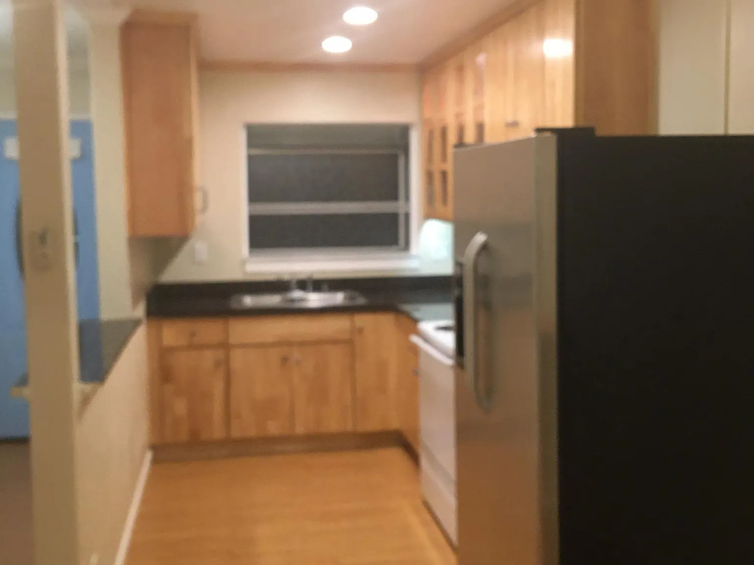 2 bed, 1.5 bath, 900 sqft, $3,250 — Photo 2