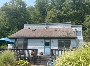 21 Cliffside Ln, Newfoundland, NJ 07435