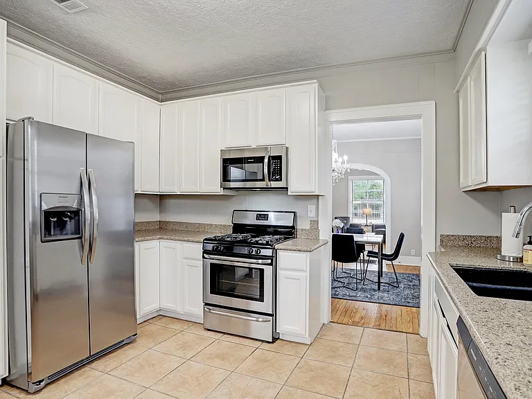 4920 Avenue P — Photo 10