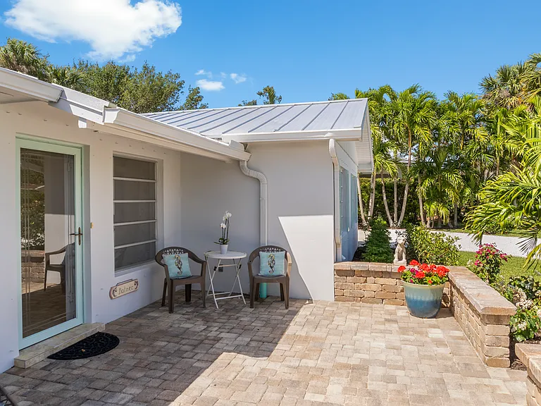594 Bougainvillea Ln — Photo 6