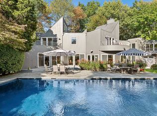 2587 Deerfield Rd, Sag Harbor, NY 11963