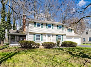 30 Viennawood Dr, Rochester, NY 14618