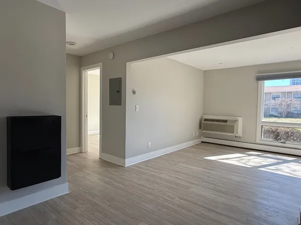 1525 Cherboneau Pl #B-12, Detroit, MI 48207