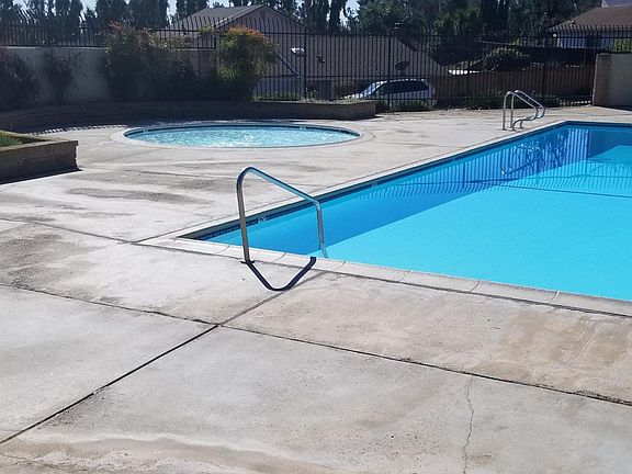 4th image of 2344 N Iris Ln