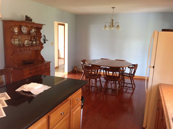 5th image of 8 Bancroft St
