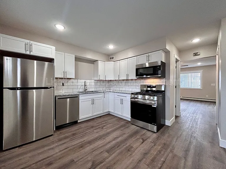 2875 Taft Ave SW #7 — Photo 2