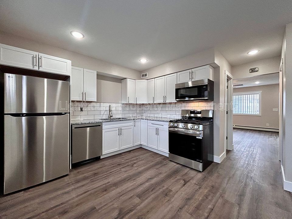 1st image of 2874 Taft Ave SW APT 2