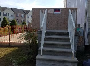 63 Versailles Ct, Newark, DE 19702