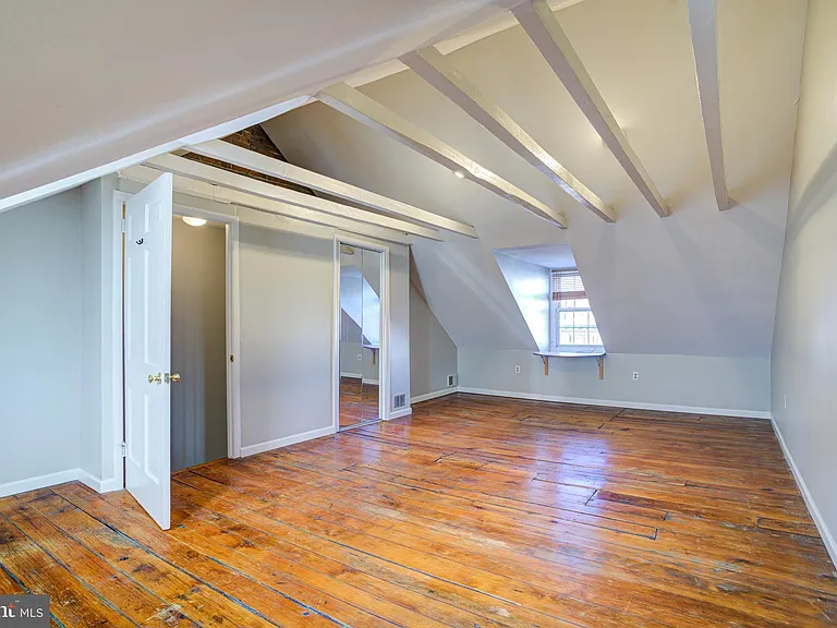 112 Fairmount Ave — Photo 17