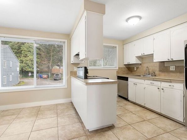 3320 NE 8th St #3240