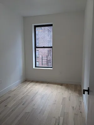 Rented by Bond New York | media 19