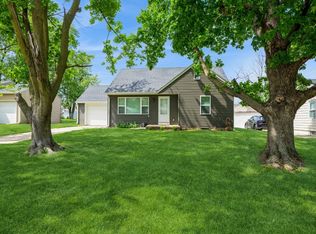 107 E Willman St, Hiawatha, IA 52233