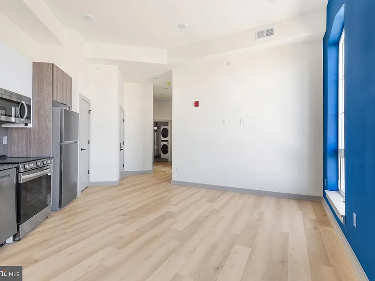 689 N Broad St #203 — Photo 3