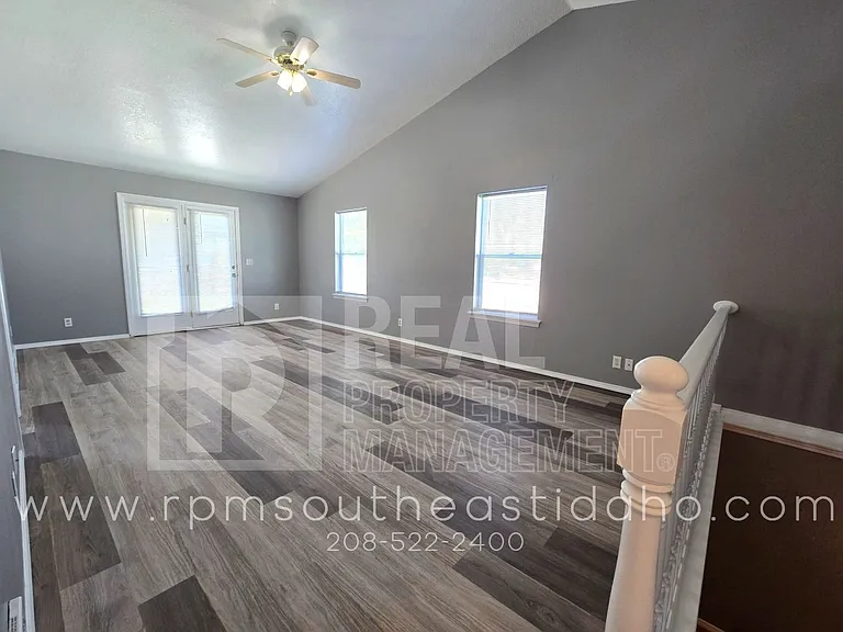 2803 E Chasewood Dr — Photo 16