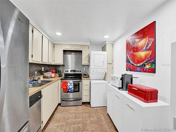 2nd image of 290 174th St APT 606