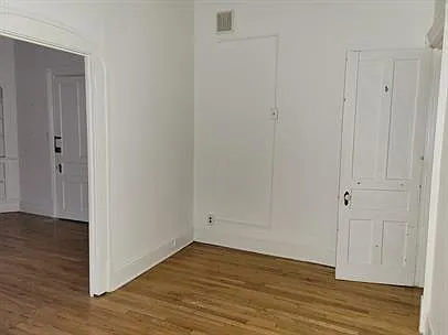 2136 5th Ave #4 — Photo 2