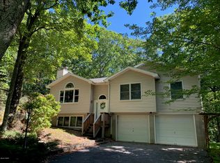 213 Remuda Dr, Lords Valley, PA 18428
