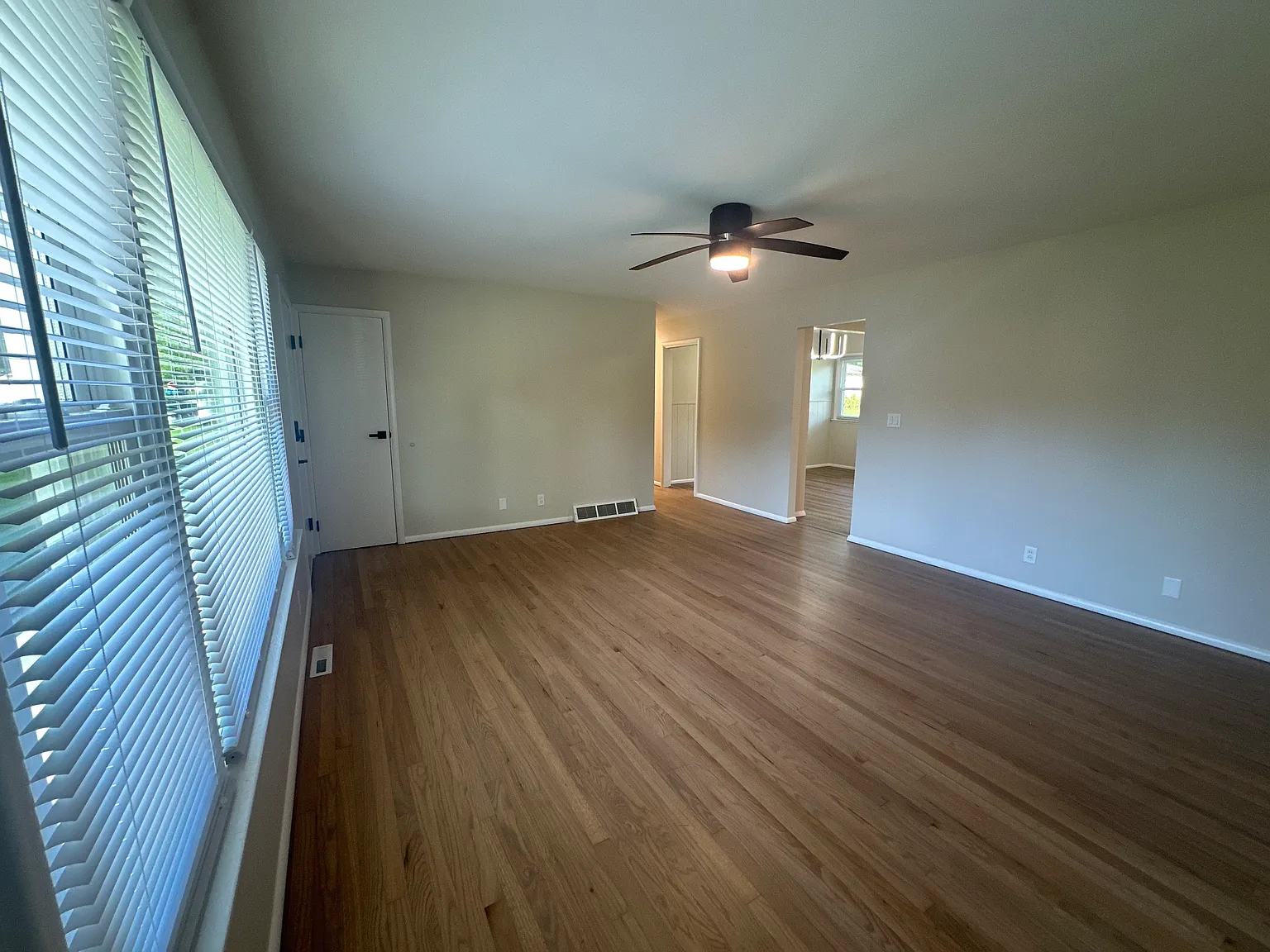 3 bed, 1120 sqft, $2,175 — Photo 3