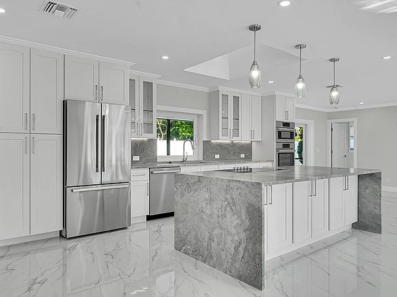 4th image of 1190 Dolphin Rd