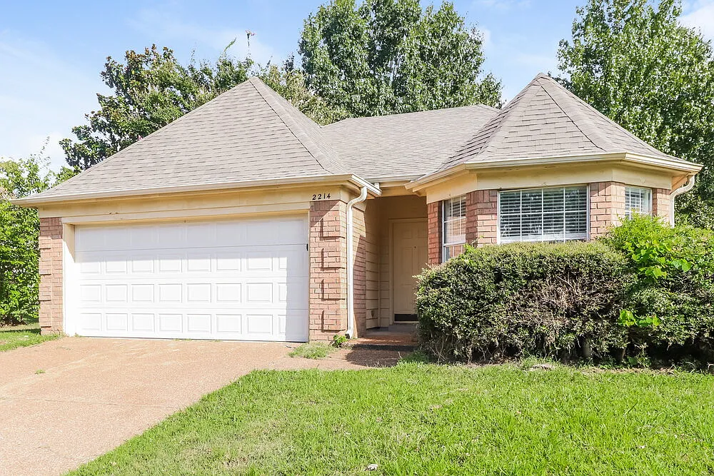 3 bed, 2.0 bath, 1418 sqft, $1,825 — Photo 3
