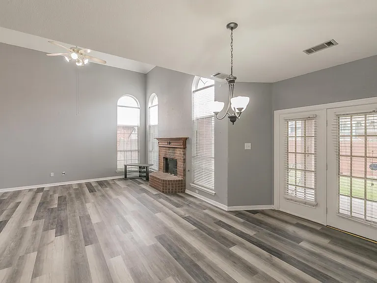 1619 Corvallis Trl — Photo 14