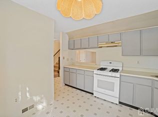 150 Abbot Ct, Piscataway, NJ 08854
