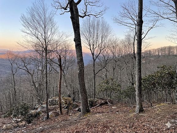 4th image of G30 Lodge Woods Trail