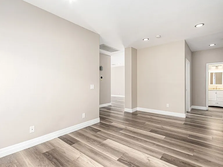 5856 Golden Wing St — Photo 22