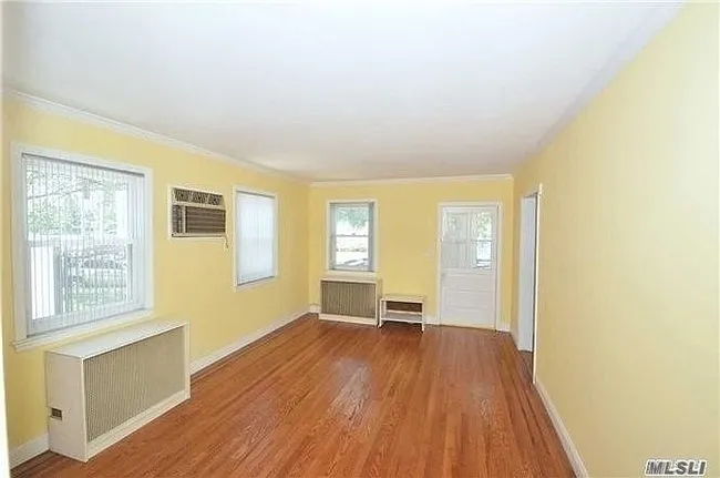 7 bed, 3.0 bath, $6,500 — Photo 2