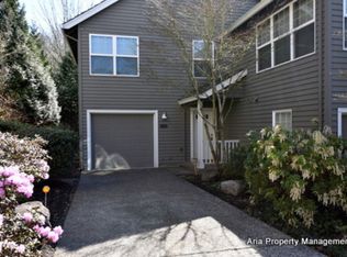 9530 NW Miller Hill Dr, Portland, OR 97229