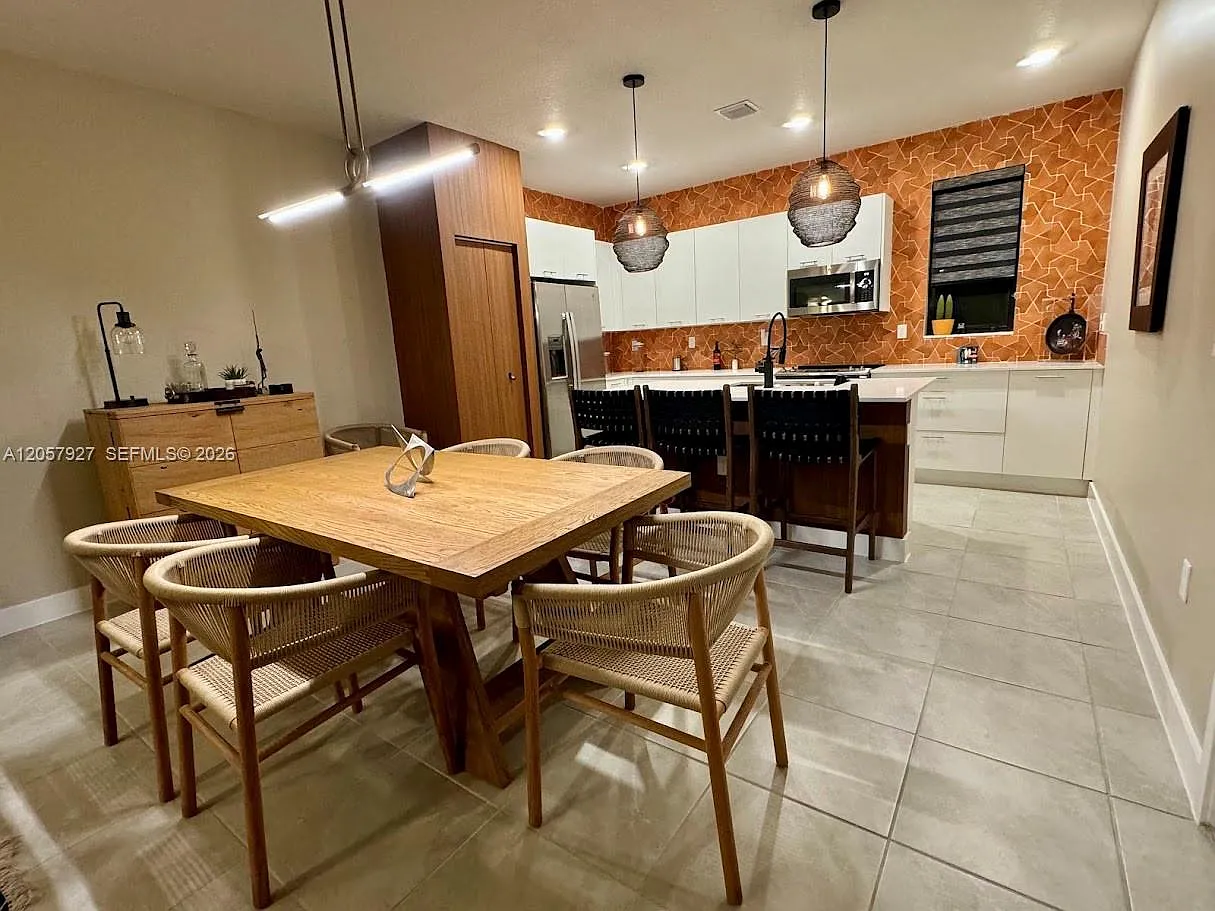 Downtown Doral South Phas — Photo 4
