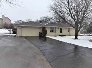 163 Sandhurst Dr, Rockton, IL 61072