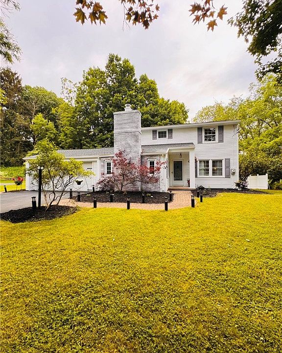 1st image of 11 Laureldale Dr