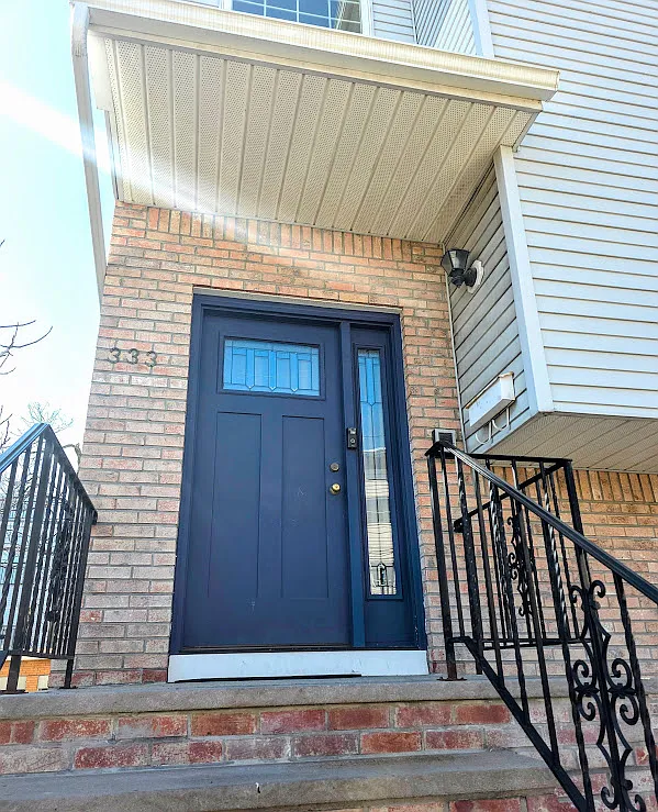 3 bed, 1100 sqft, $4,400 — Photo 1