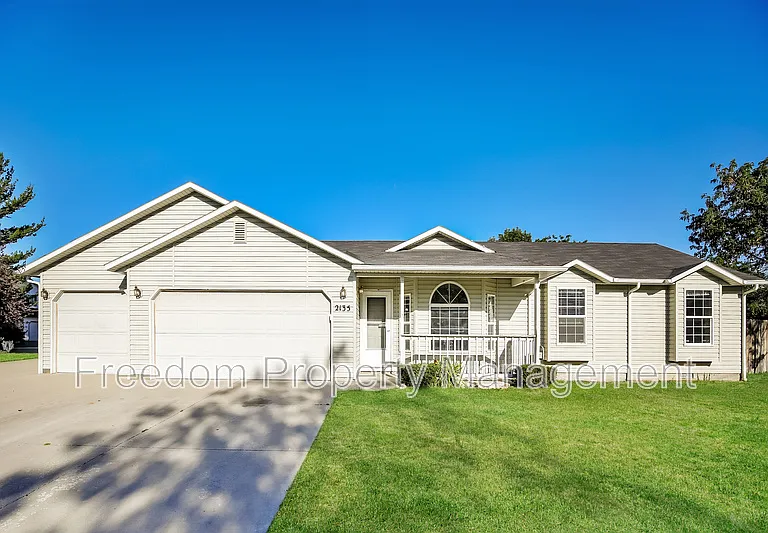2135 S Crimson Rose Way — Photo 1
