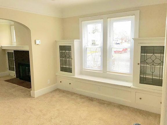 3rd image of 1529 N Washington Ave #1