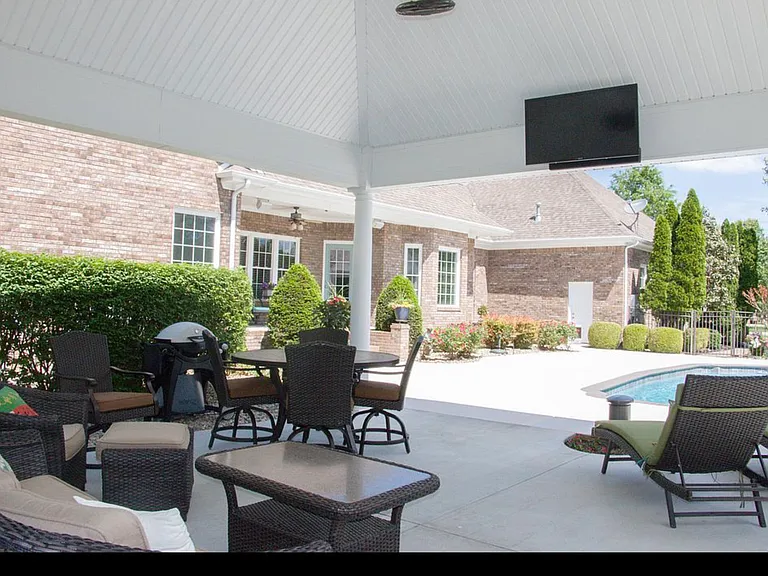 1834 Deerhaven Ln — Photo 30