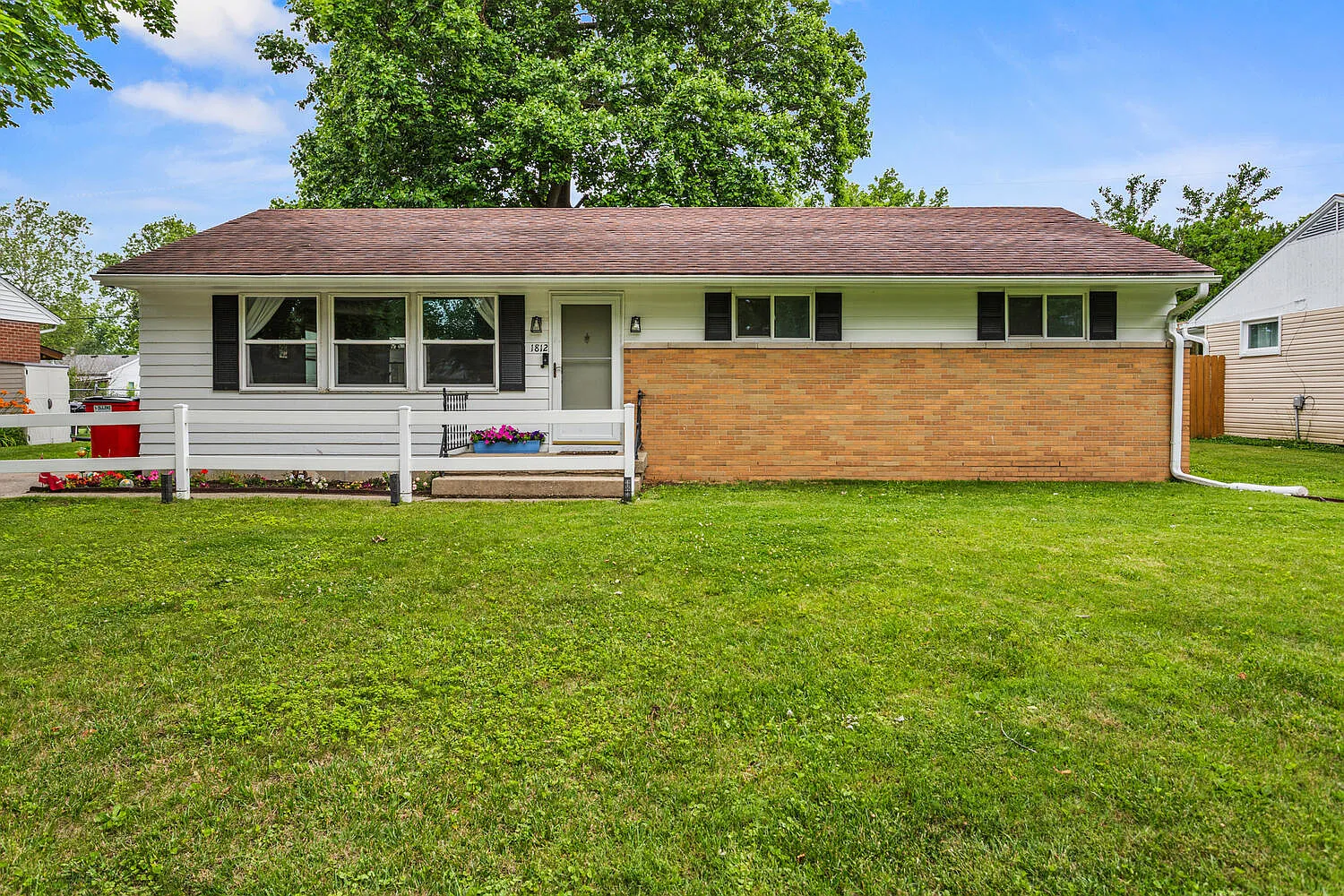 1812 Broadmoor Dr photo 1