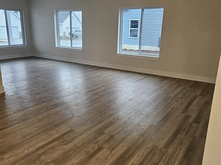 1105 Emerald Cv — Photo 7