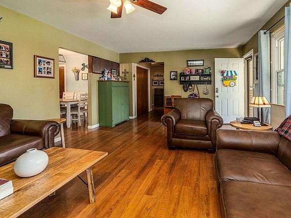 5th image of 505 S Emerald Ln