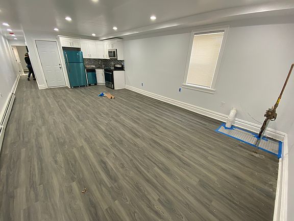 5th image of 420 Saint Lawrence Ave #1