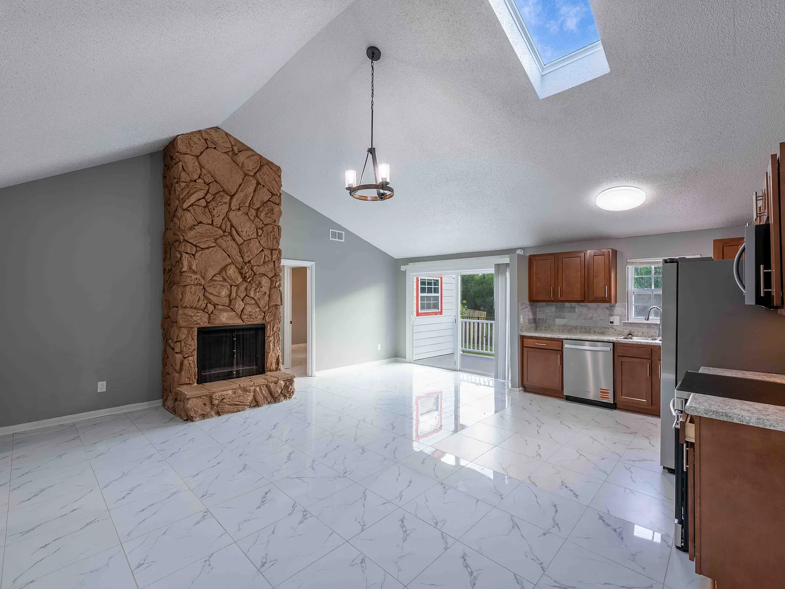 2 bed, 1013 sqft, $1,750 — Photo 4