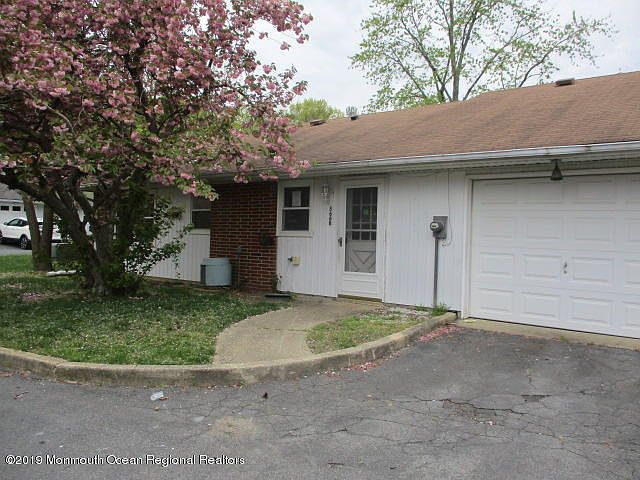 1st image of 566B Sheffield Ct
