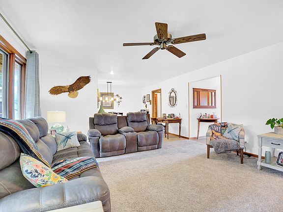 4th image of 2734 Wedemeyer St