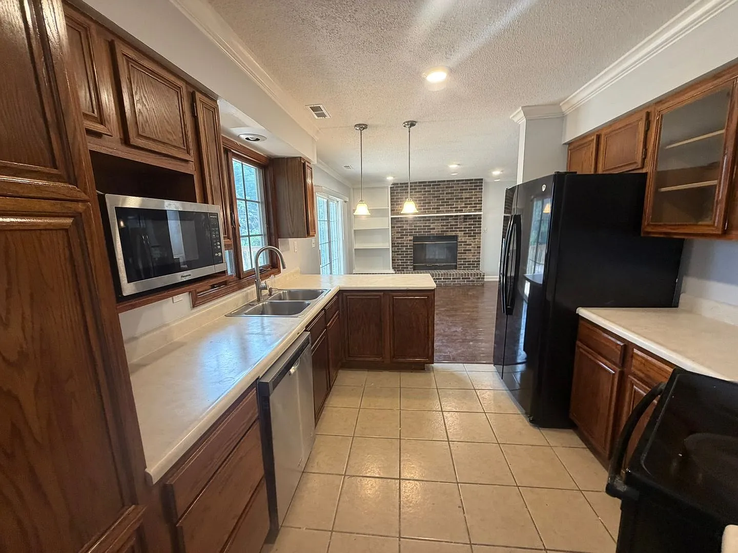 Unique 3BR/2.5BA Southwest Columbia Rental Near Rock Bridge High! — Photo 4