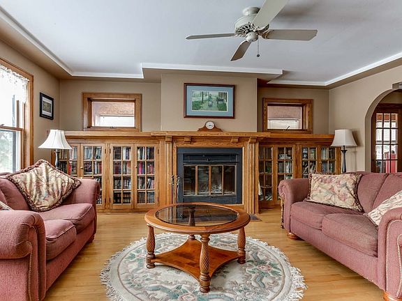 5th image of 344 Huntington Ct