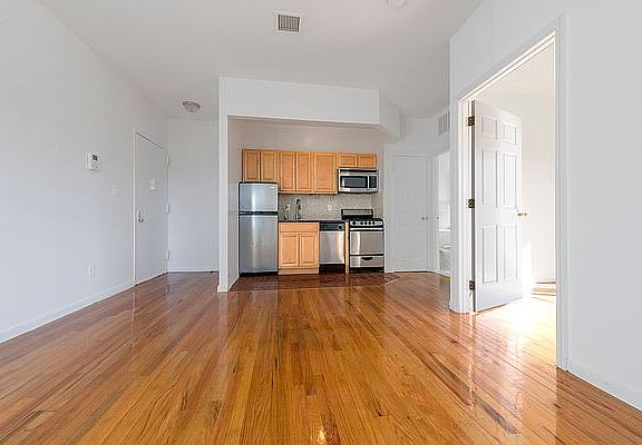 2nd image of 108 Ludlow St Ste 3B