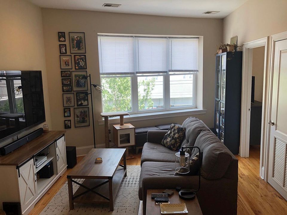 1st image of 4666 N Broadway St #205